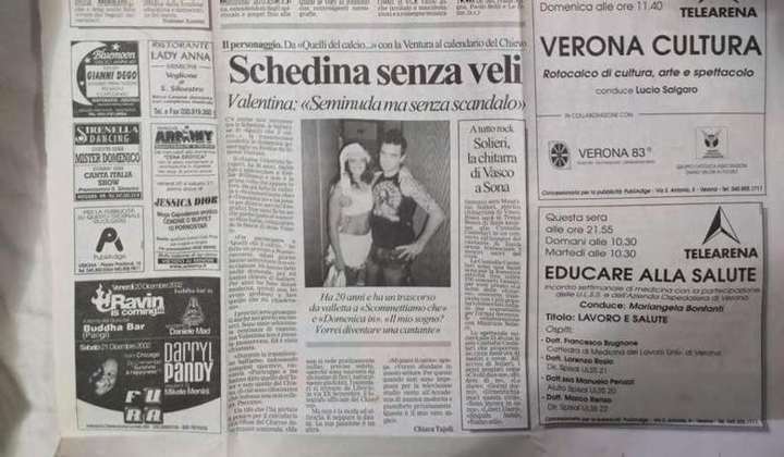 Schedina senza veli article, 20 December 2002, with photo of Valentina and Robbie Williams